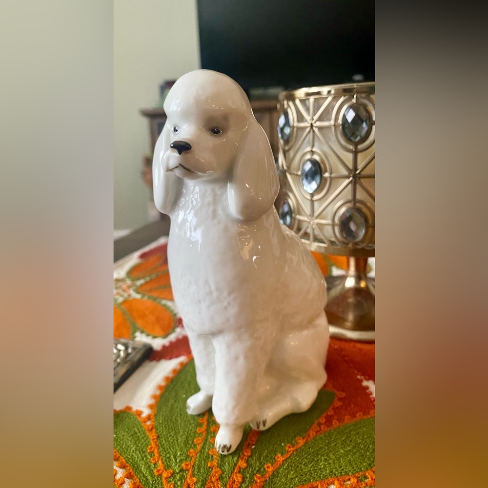 Lomonosov USSR 6” White Poodle. Excellent Condition.